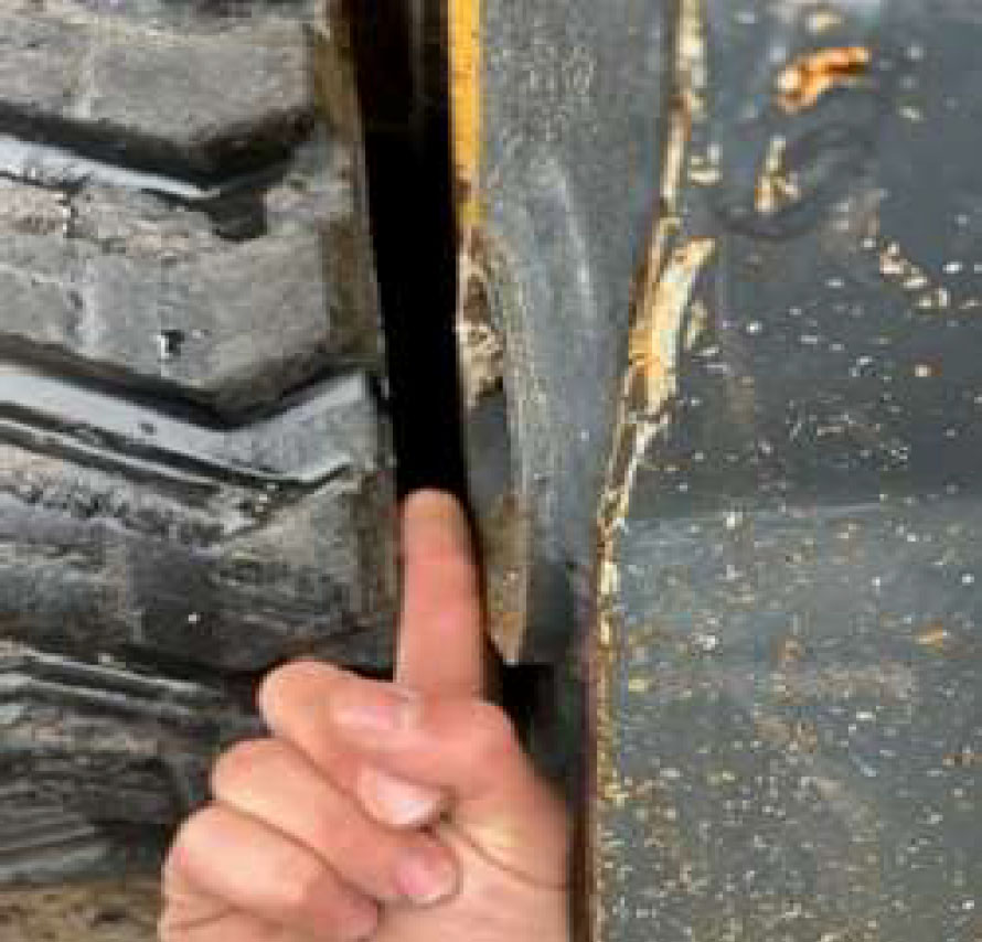 2018 John Deere 333G Skid Steer - Image 12