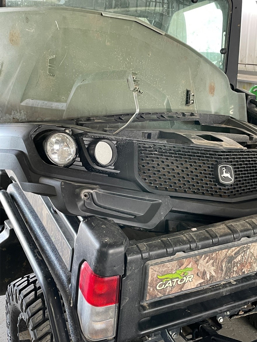 2022 John Deere Gator XUV 835M - Image 10