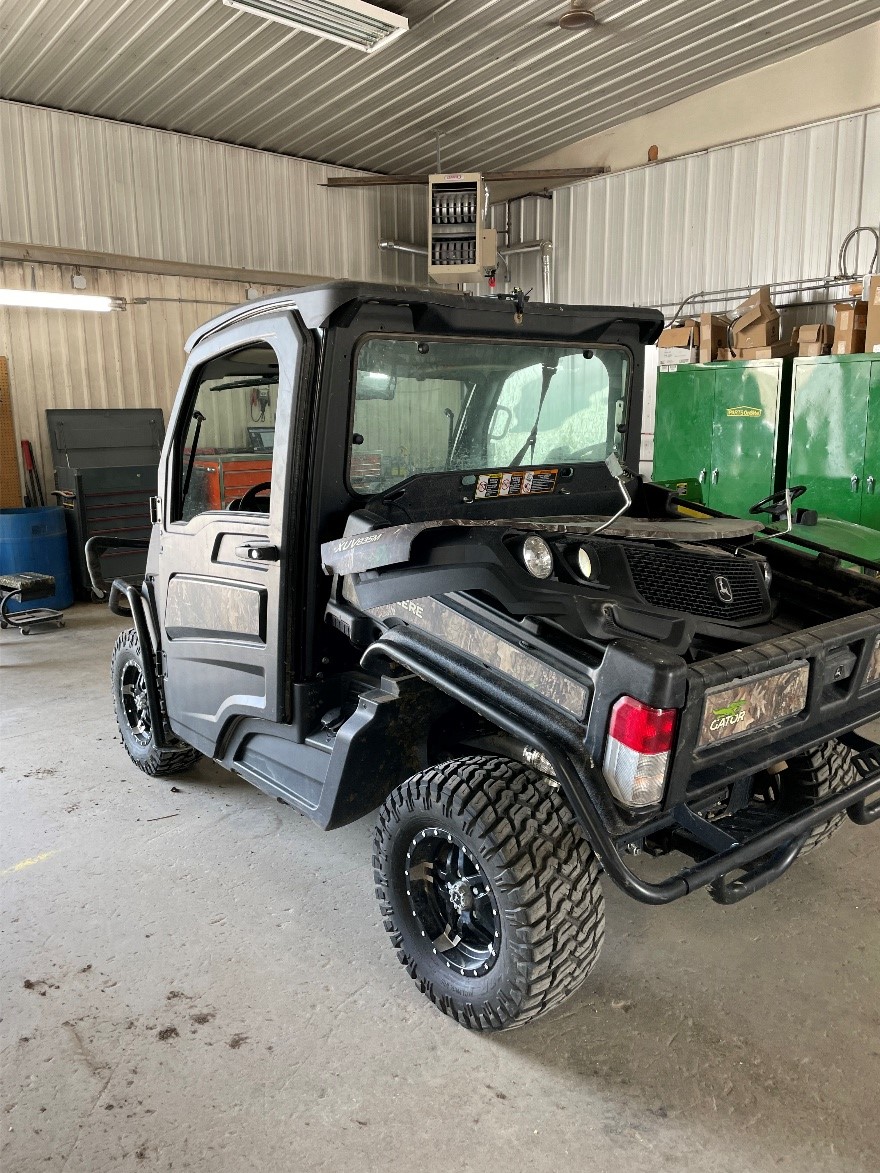 2022 John Deere Gator XUV 835M - Image 3