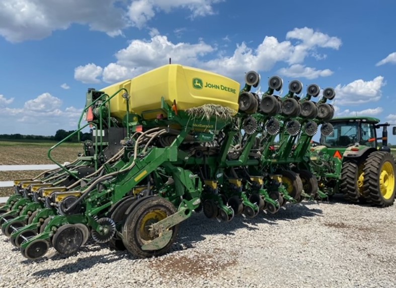 2022 John Deere 1795 Planter - Image 3