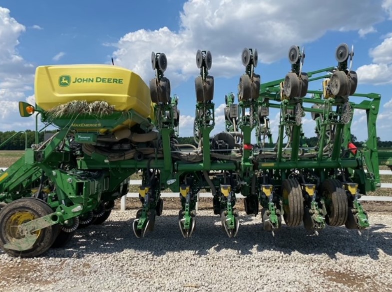 2022 John Deere 1795 Planter - Image 4