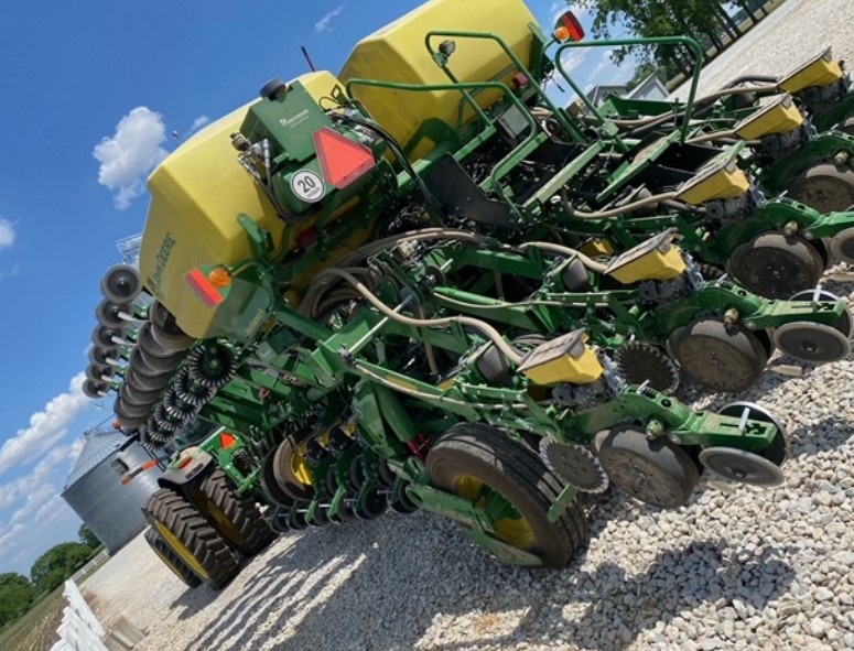 2022 John Deere 1795 Planter - Image 5