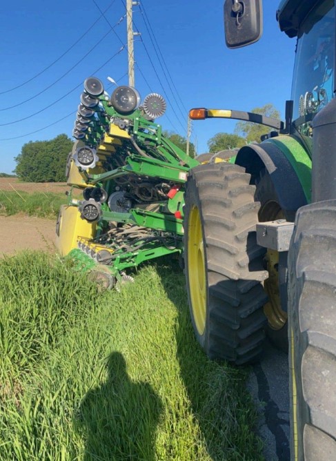 2022 John Deere 1795 Planter - Image 7