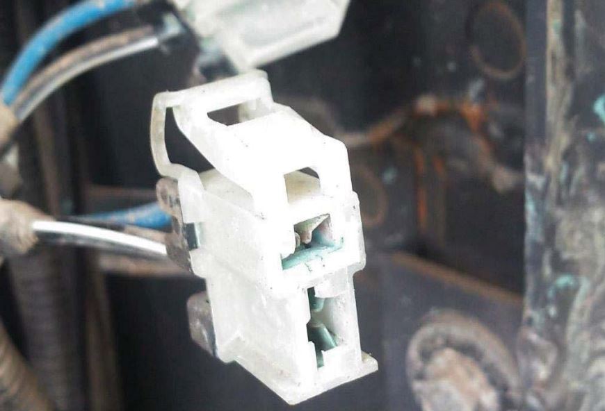 2015 Komatsu PC210 Excavator - Image 2