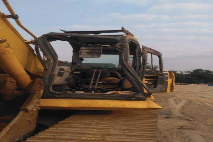 2015 Komatsu PC210 Excavator - Image 3