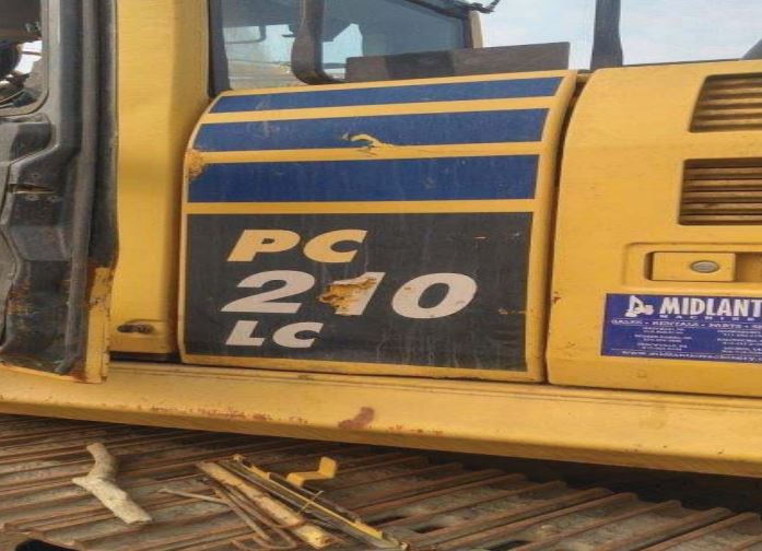 2015 Komatsu PC210 Excavator - Image 4