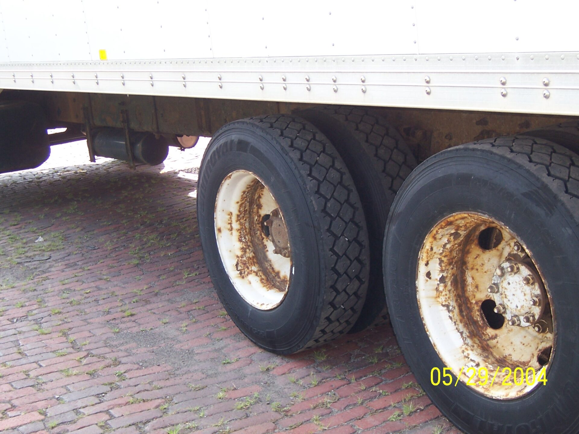 2002 International 4400 Box Truck - Image 5