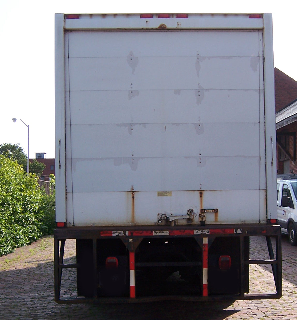 2002 International 4400 Box Truck - Image 6