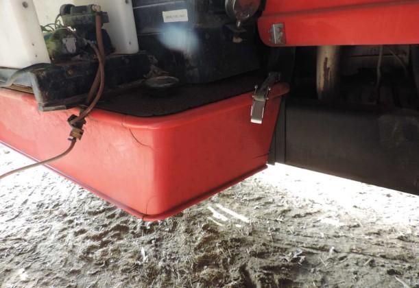 1998 Apache 560 Sprayer - Image 11