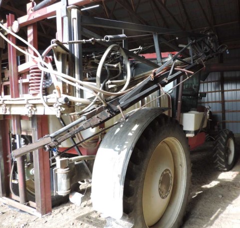 1998 Apache 560 Sprayer - Image 2