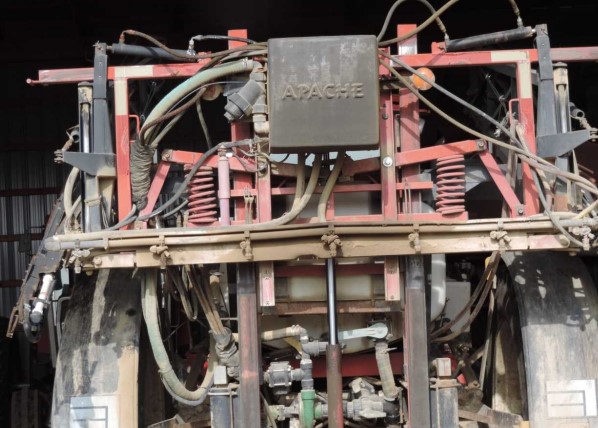 1998 Apache 560 Sprayer - Image 3