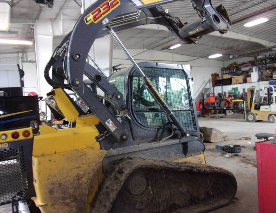 2019 New Holland C232 Skid Steer - Image 3