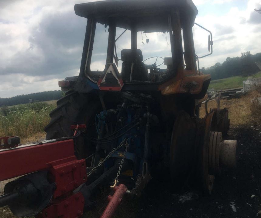 1993 Ford 8830 Tractor - Image 3