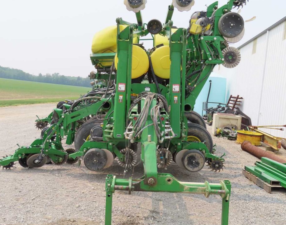 John Deere 1790 Planter - Image 10