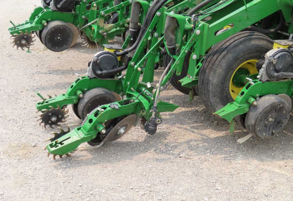John Deere 1790 Planter - Image 11
