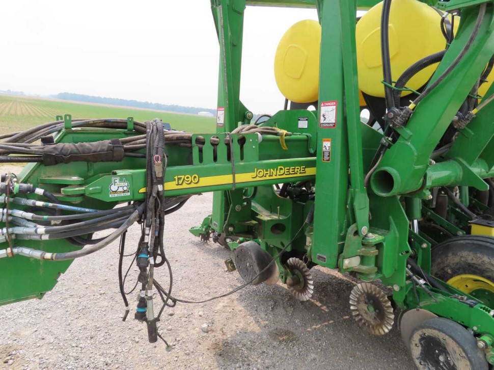 John Deere 1790 Planter - Image 12