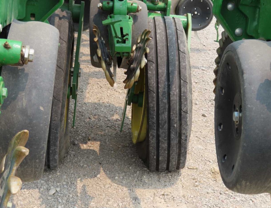 John Deere 1790 Planter - Image 15