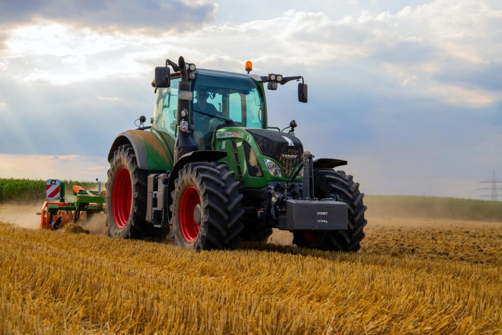 diesel-vs-electric-tractors