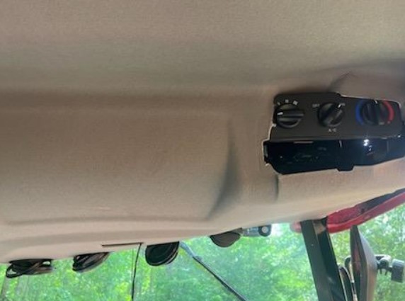 2021 Rural King 55 Tractor - Image 10