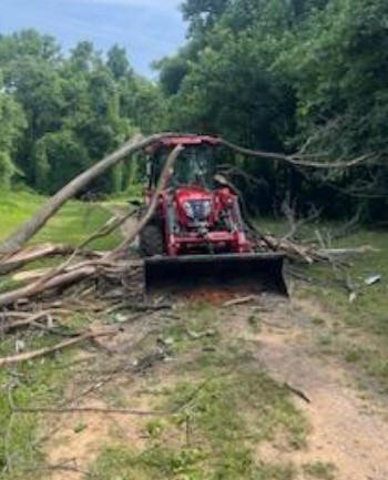 2021 Rural King 55 Tractor - Image 3