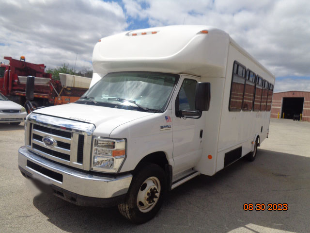 2017 Ford E-450 Forest River Starcraft Shuttle Bus