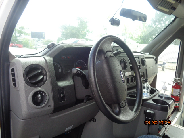 2017 Ford E-450 Forest River Starcraft Shuttle Bus - Image 38