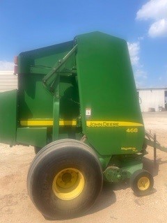 John Deere 468 Mega Wide Plus Baler - Image 5