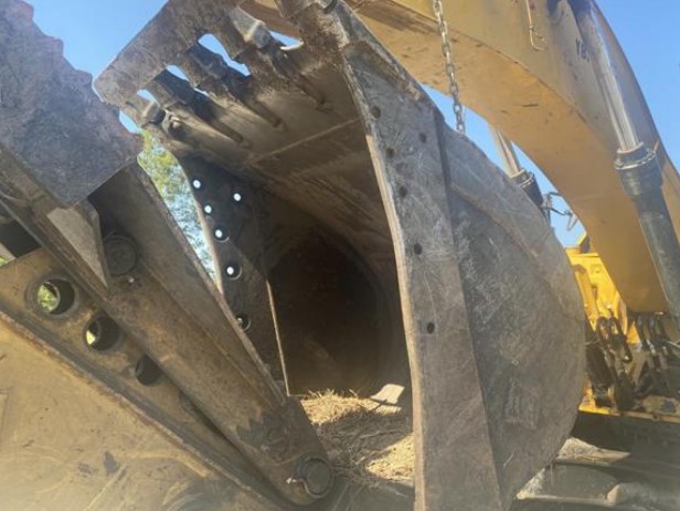 2017 Caterpillar 320F Excavator - Image 12