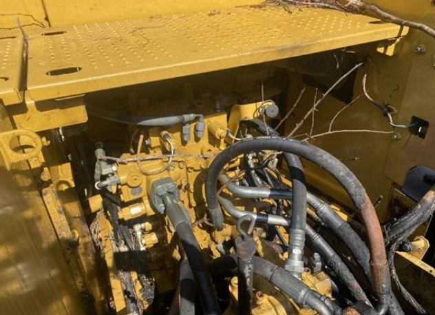 2017 Caterpillar 320F Excavator - Image 13