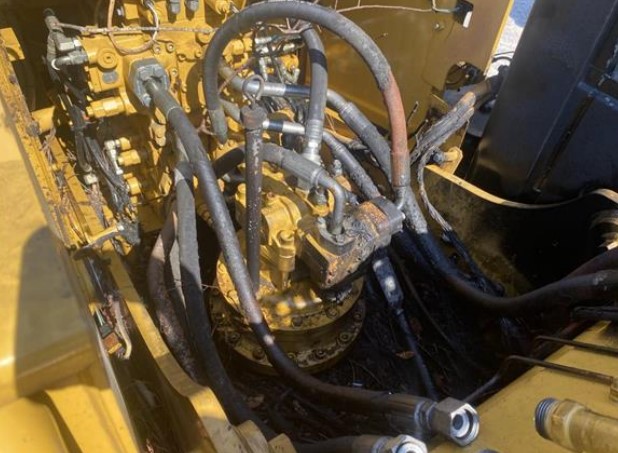 2017 Caterpillar 320F Excavator - Image 14