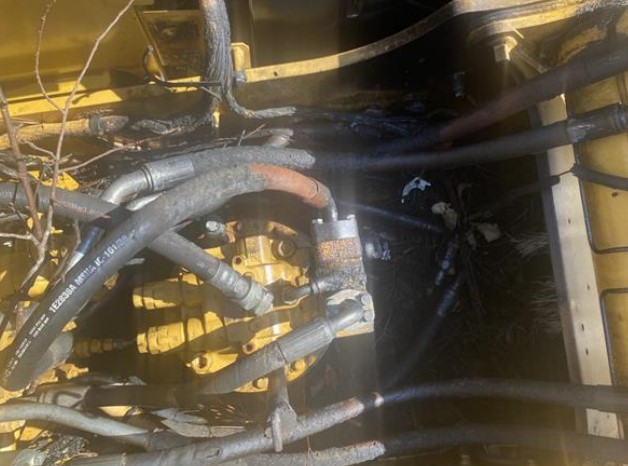 2017 Caterpillar 320F Excavator - Image 15