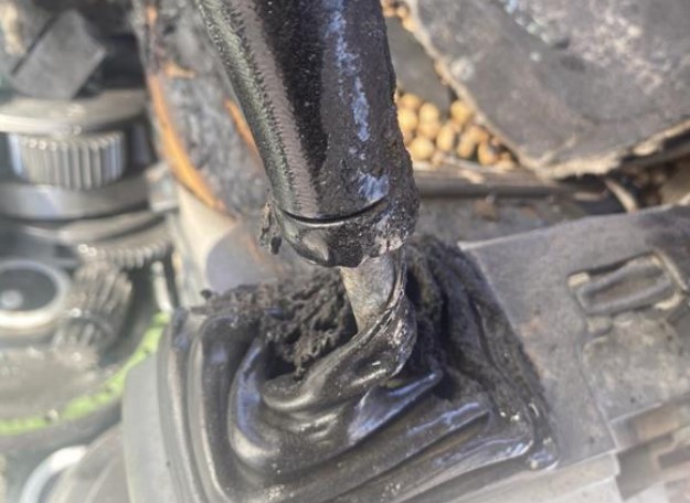 2017 Caterpillar 320F Excavator - Image 18