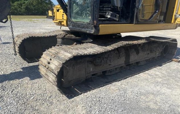 2017 Caterpillar 320F Excavator - Image 8