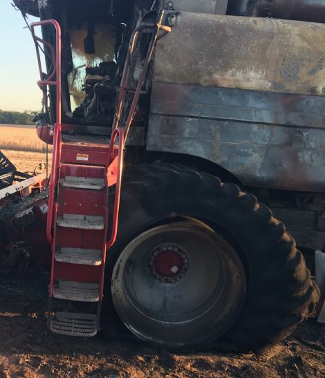 2002 Case IH 2388 Combine - Image 3