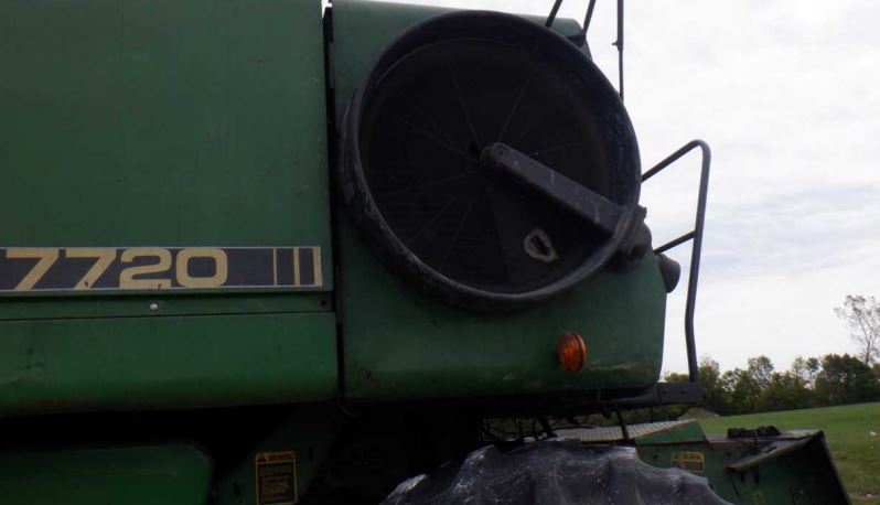 John Deere 7720 Turbo Combine - Image 2