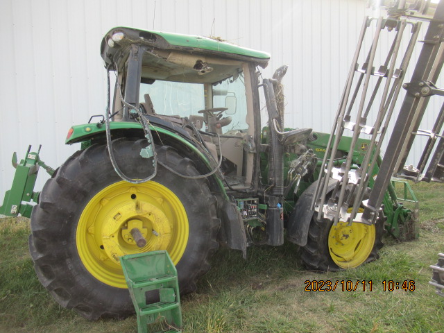 2014 John Deere 6125R Tractor with Loader