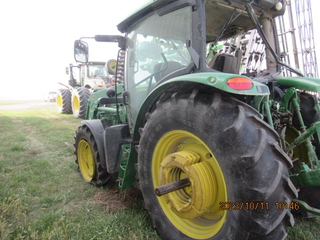 2014 John Deere 6125R Tractor with Loader - Image 4