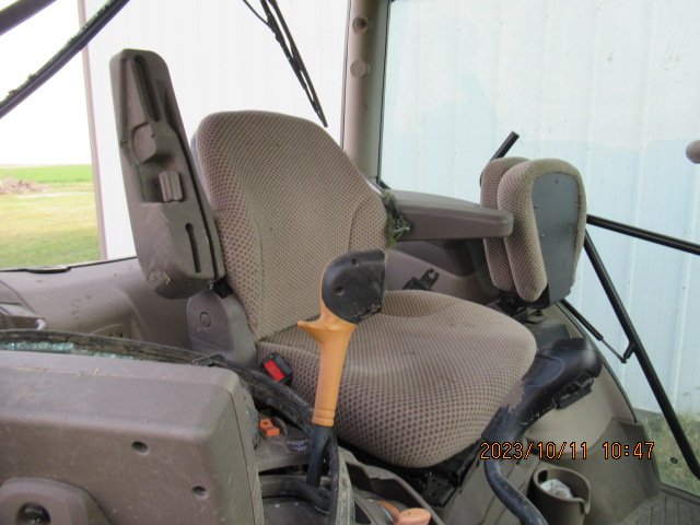 2014 John Deere 6125R Tractor with Loader - Image 6