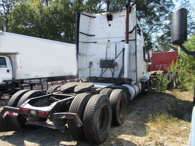 2015 Volvo VNL Truck - Image 9