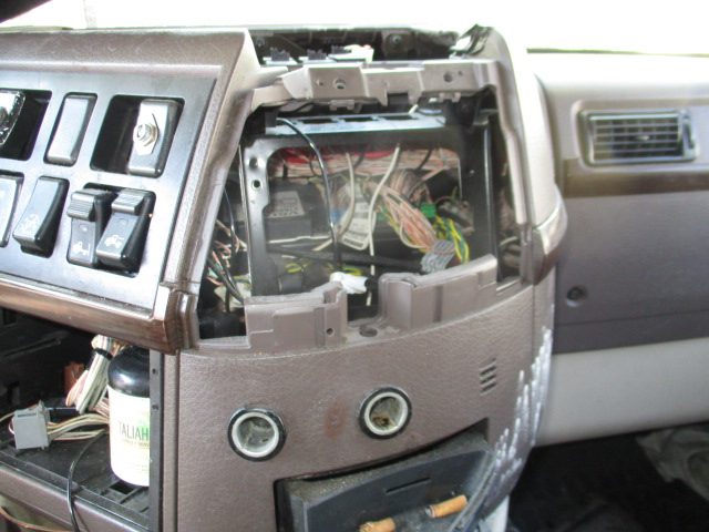 2015 Volvo VNL Truck - Image 6