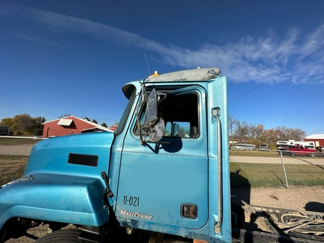 2003 Mack CH 600 Maxi Cruise - Image 7