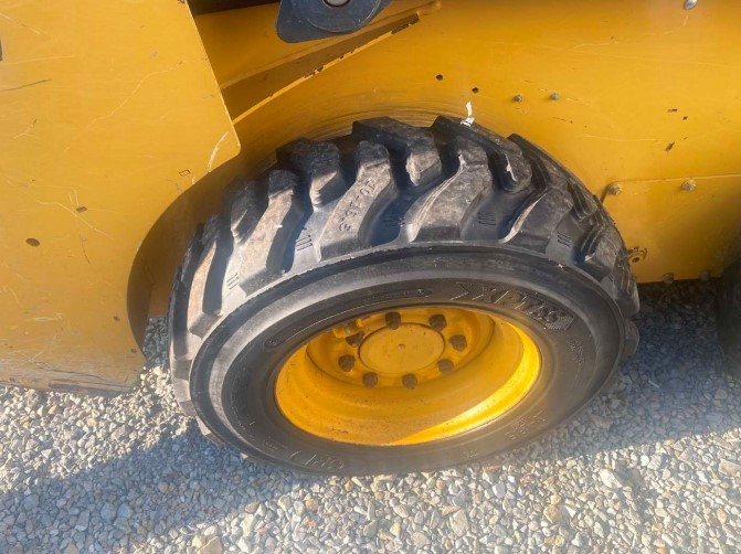 2021 John Deere 318G Skid Steer - Image 16