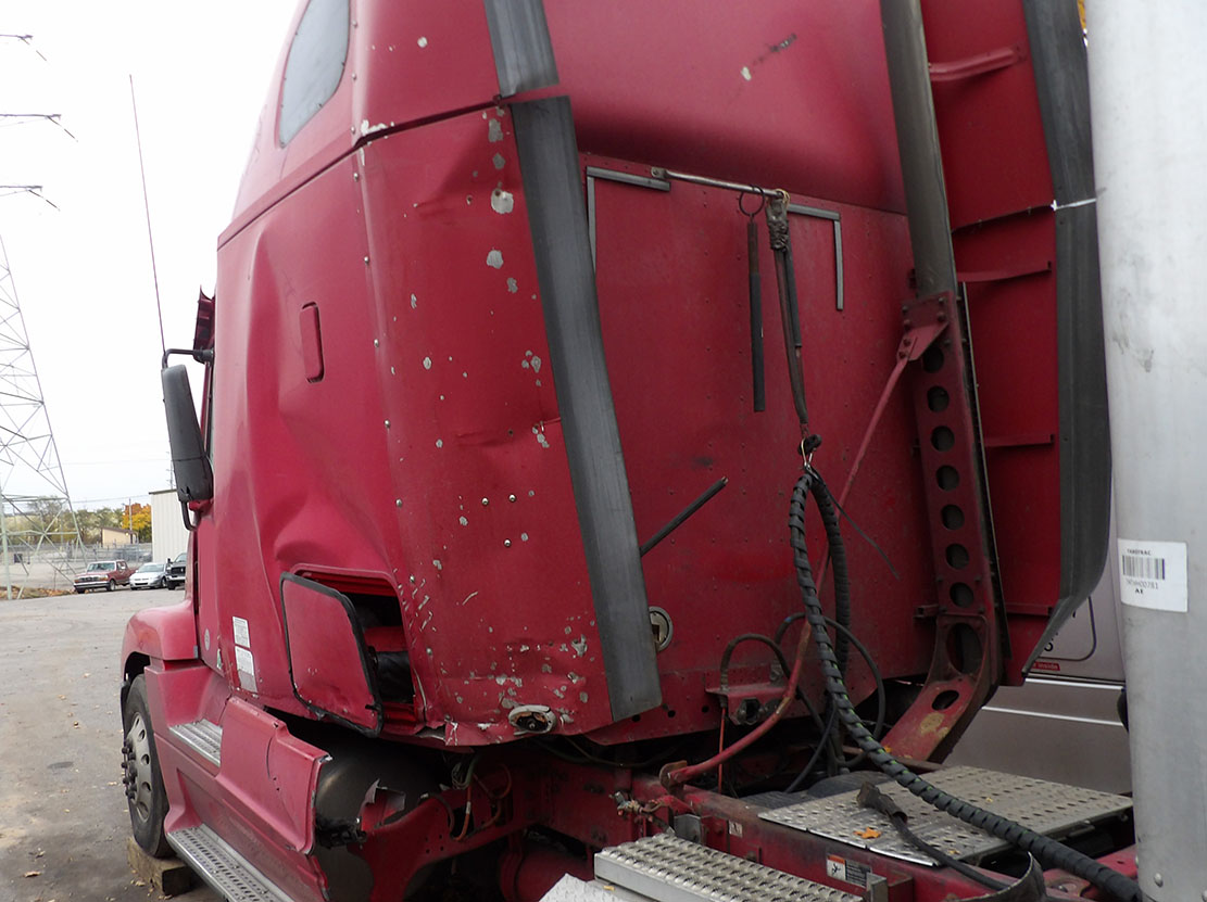 2010 Freightliner CST120 - Image 3