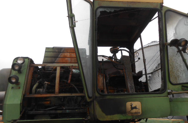 1972 John Deere 4400 Combine - Image 12