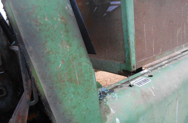 1972 John Deere 4400 Combine - Image 15