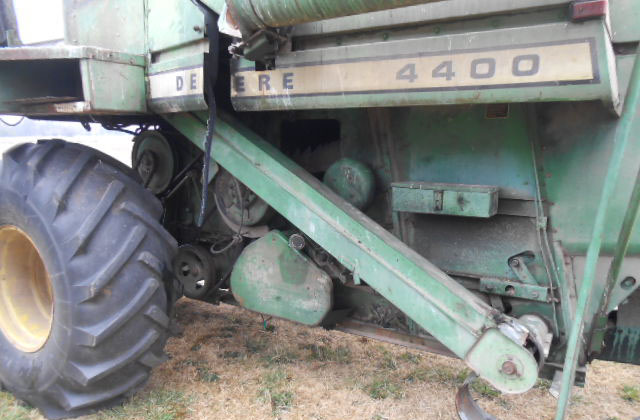 1972 John Deere 4400 Combine - Image 4