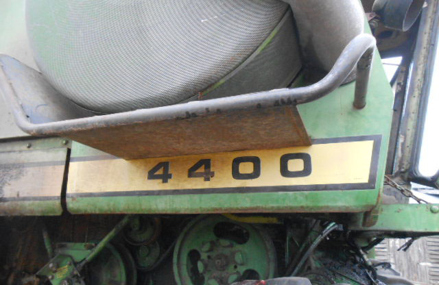 1972 John Deere 4400 Combine - Image 8