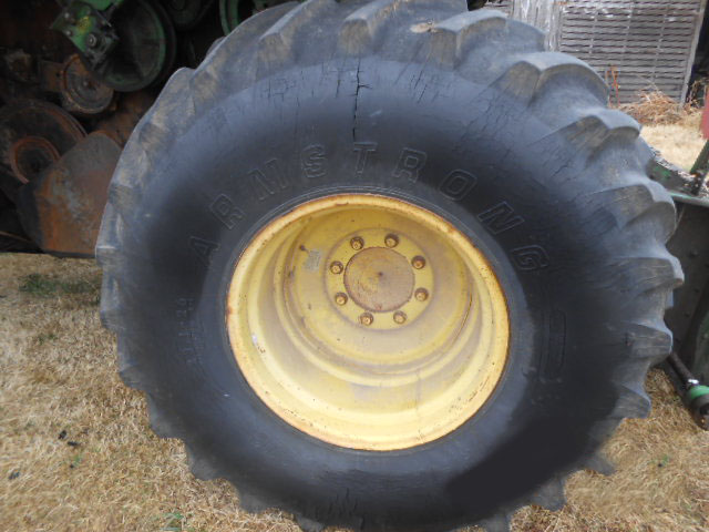 1972 John Deere 4400 Combine - Image 9