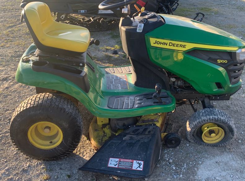 John Deere S100 Lawn Mower - Image 3