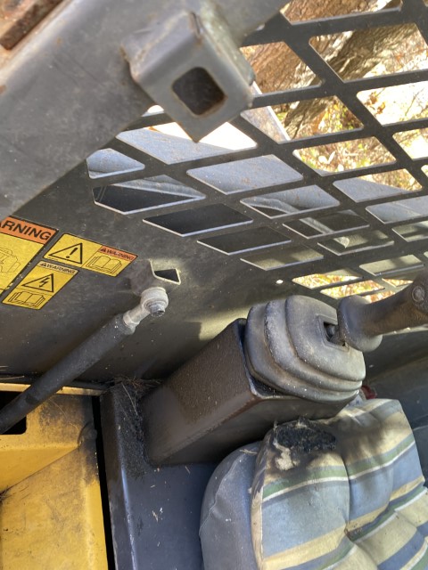 2008 Volvo MC80B Skid Steer - Image 3